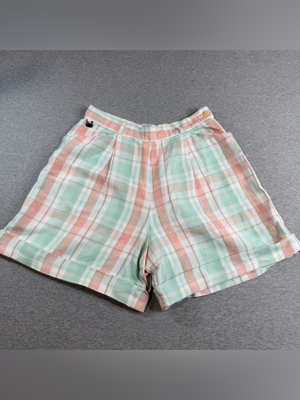 Vintage Lacoste Women’s High Waisted Plaid Pleated Shorts Size 42 Linen Blend